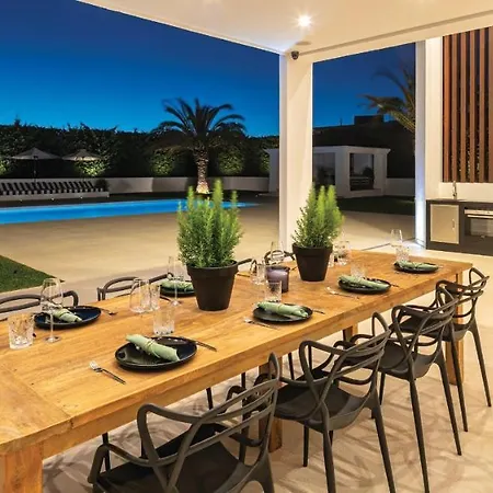 Carvoeiro Sleeps 12 With Pool Air Con And Wifi * Carvoeiro (Lagoa)